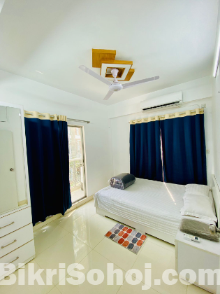 Luxurious 2-BHK Furnished Apartment Rent in Bashundhara R/A